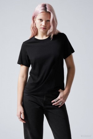 Weekday Essence Standard T-shirt Black | WGGI3308