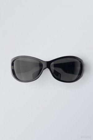 Weekday Strike Sunglasses Black | OZSM8688