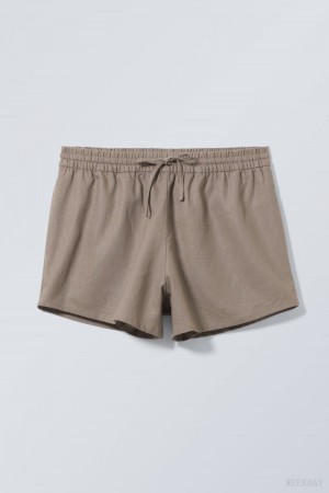 Weekday Tyler Linen Blend Shorts Dusty Mole | WMFV8301