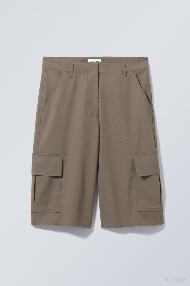 Weekday Arwen Cargo Suiting Shorts Khaki | BCPX5102