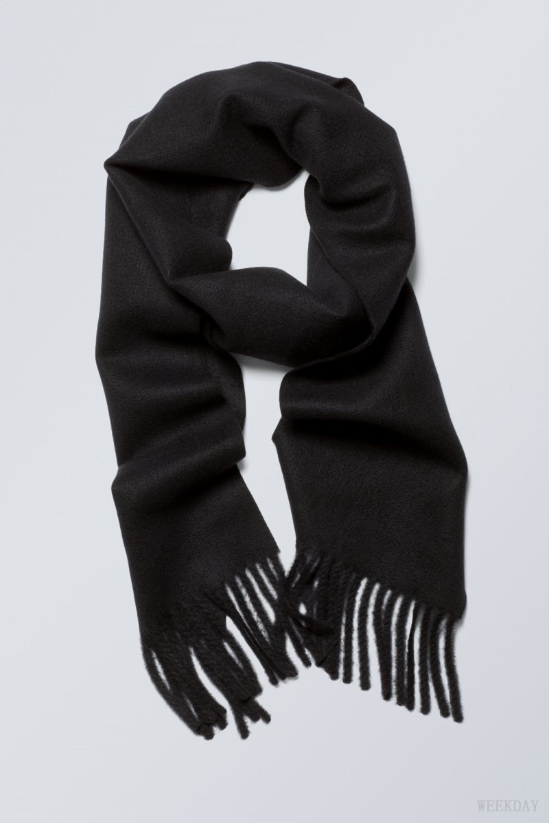 Weekday Essential Scarf Black | HOZC1401