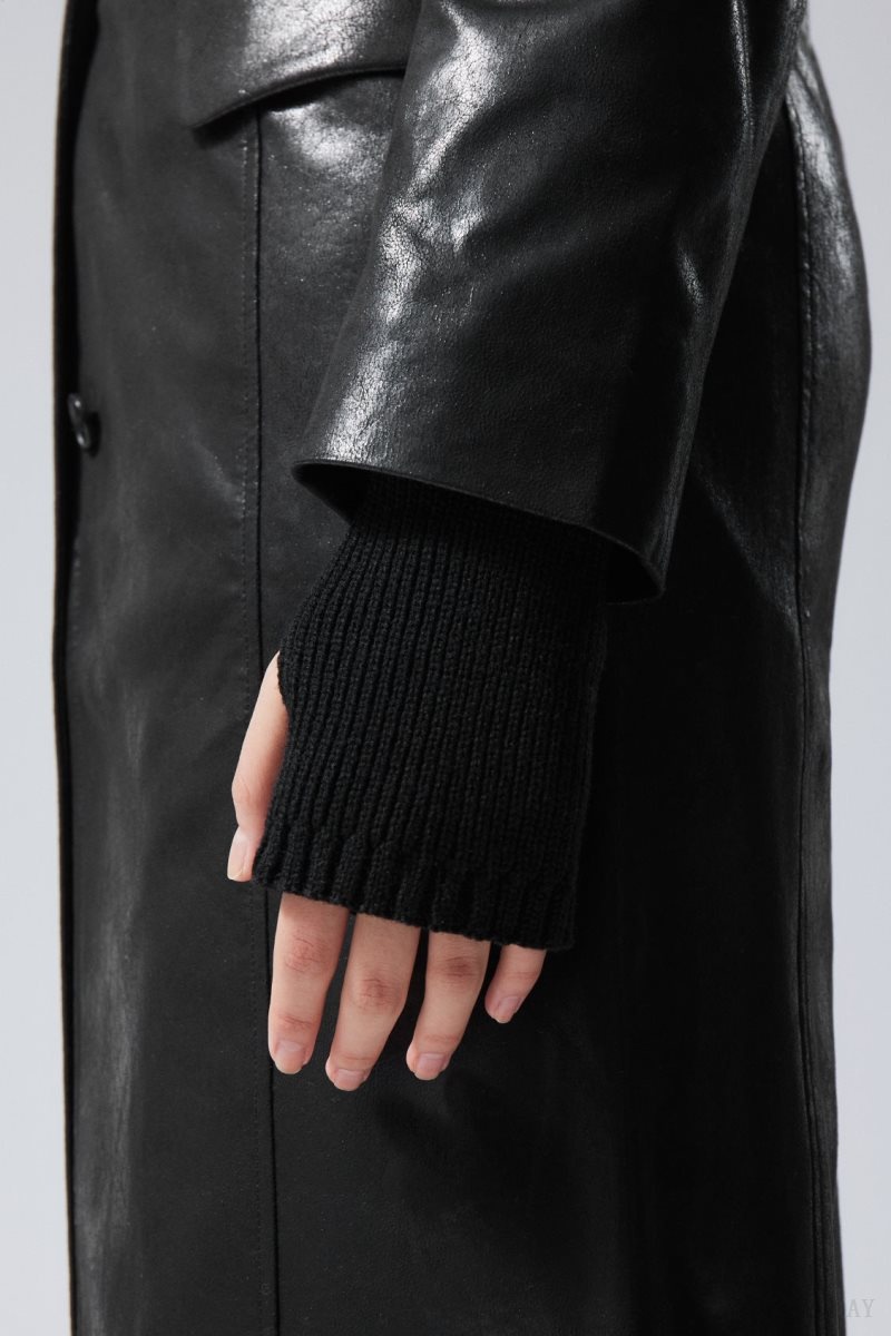 Weekday Hanna Wrist Warmer Black | LUTX7460