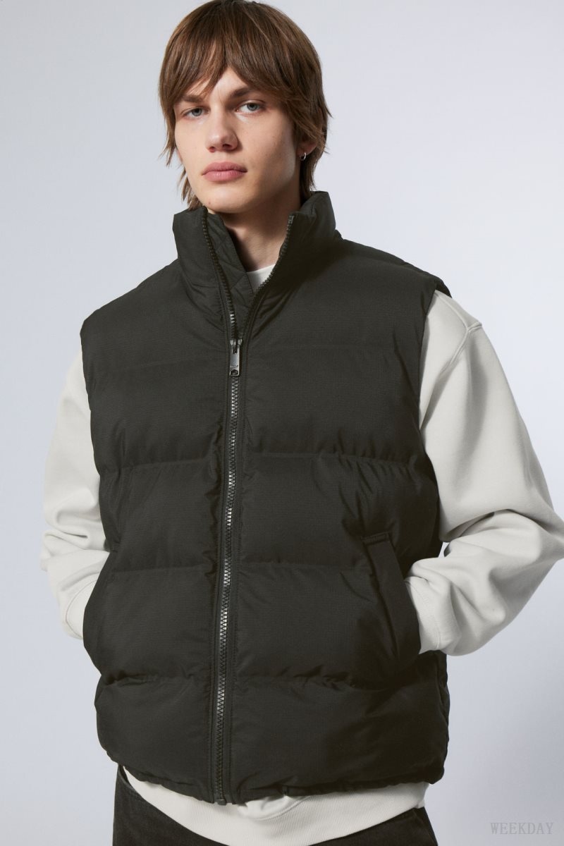 Weekday Kip Puffer Vest Black | PGEO4940