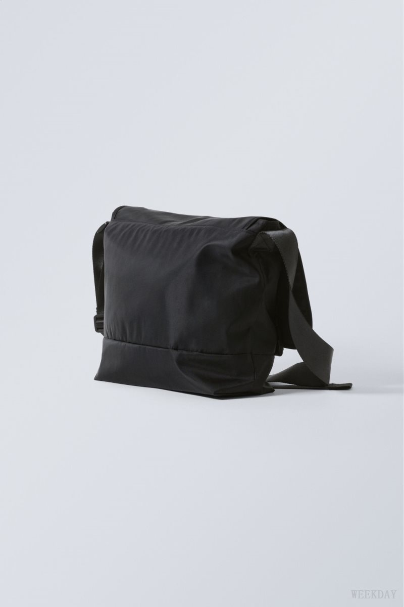 Weekday Messenger Bag Black | CHXZ9320