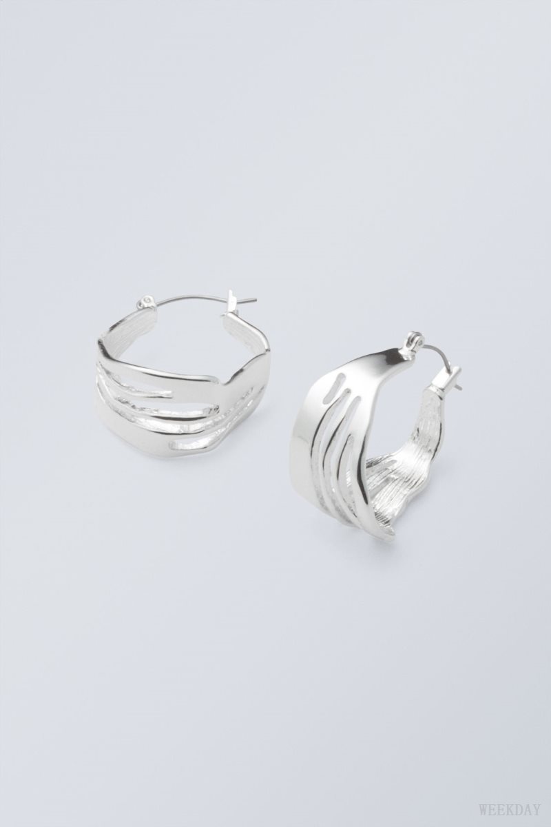 Weekday Motion Hoop Earrings Silver | UIGM2329