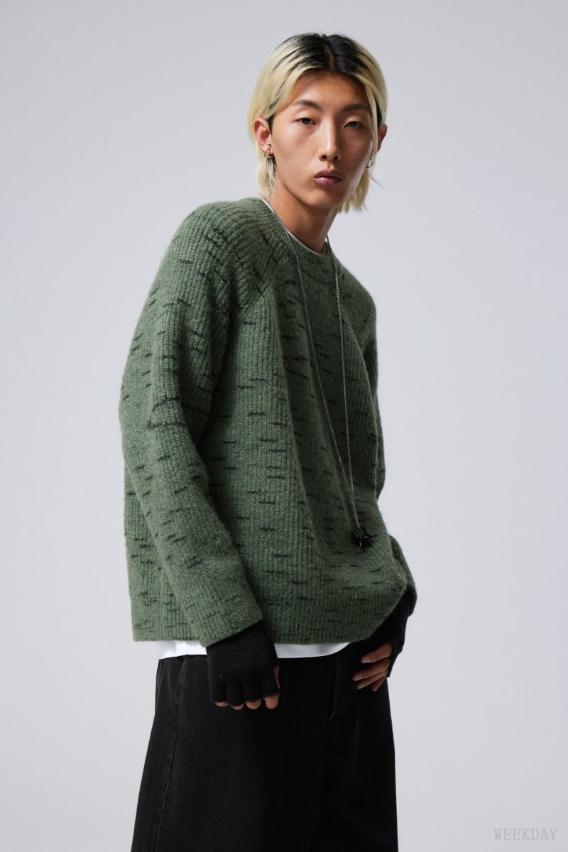 Weekday Norman Relaxed Raglan Sweater Green | WWQQ2851