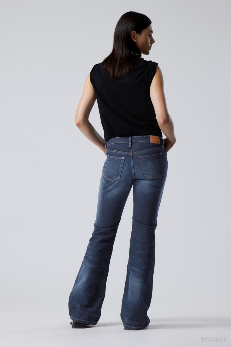 Weekday Nova Low Bootcut Wrinkle Jeans Blue | PNVV3785