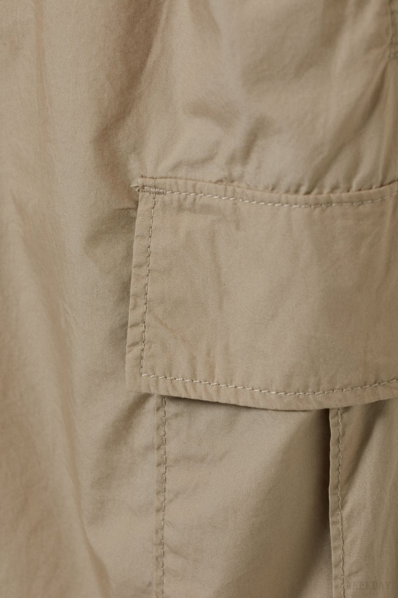 Weekday Parachute Loose Cargo Shorts Beige | RHOP8037