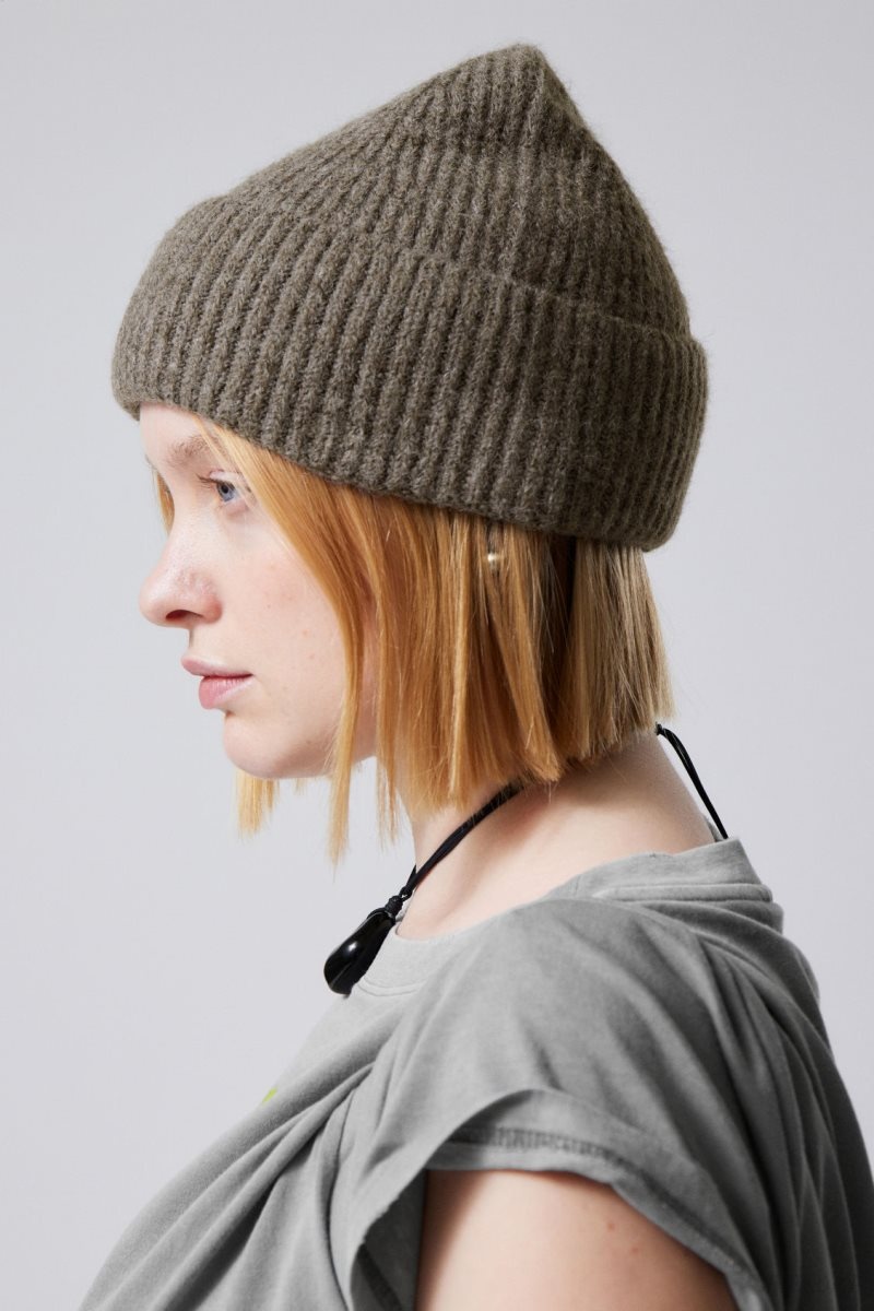 Weekday Pow Beanie Mole | OOKB0998