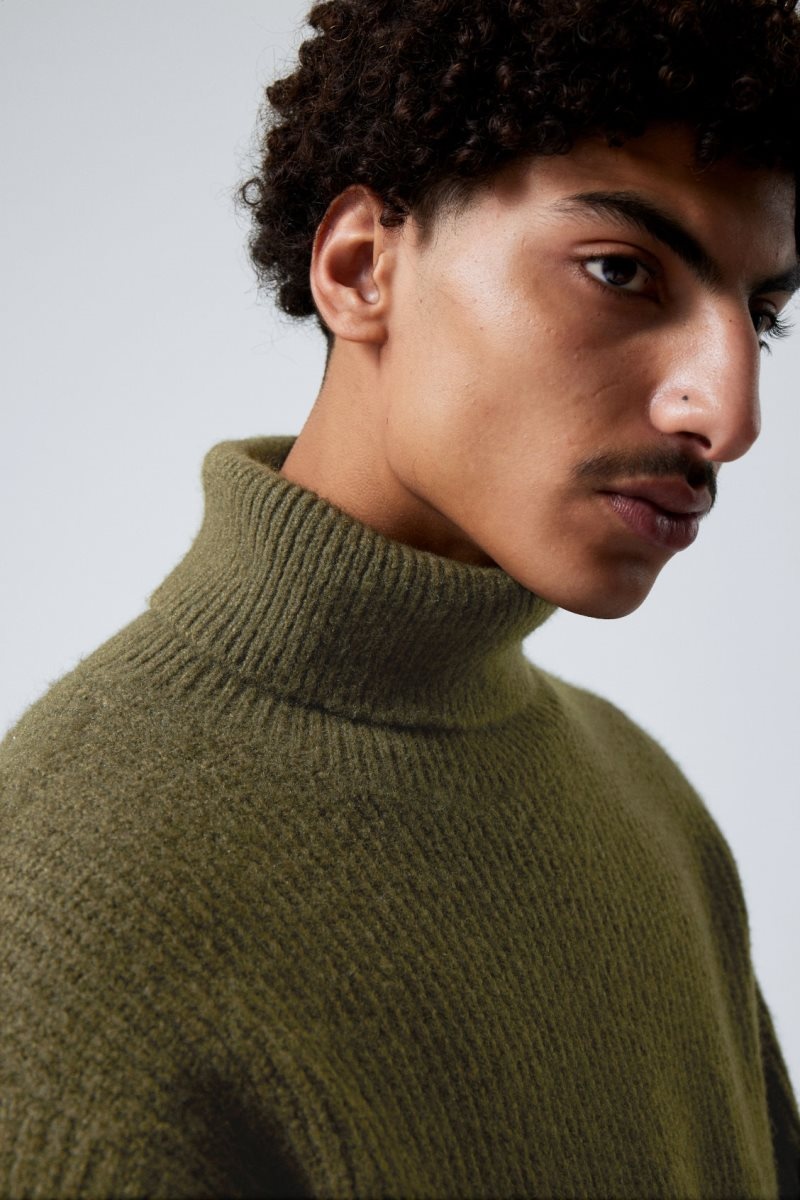 Weekday Renzo Relaxed Wool Blend Turtleneck Khaki Green | BANO0768