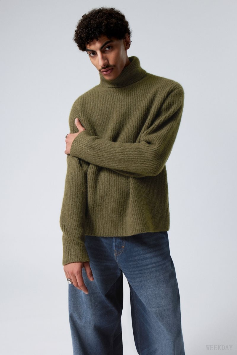 Weekday Renzo Relaxed Wool Blend Turtleneck Khaki Green | BANO0768