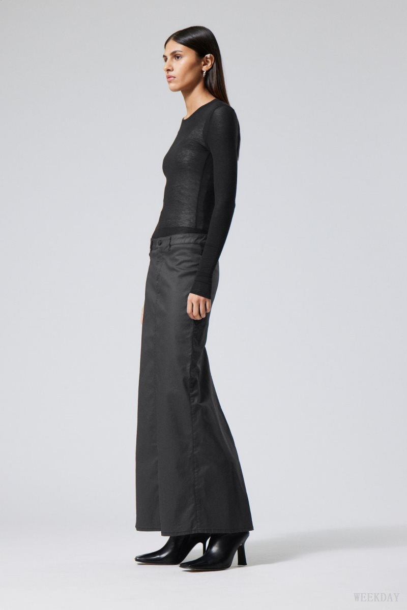 Weekday Rose Coated Maxi Skirt Black | BOOK8792