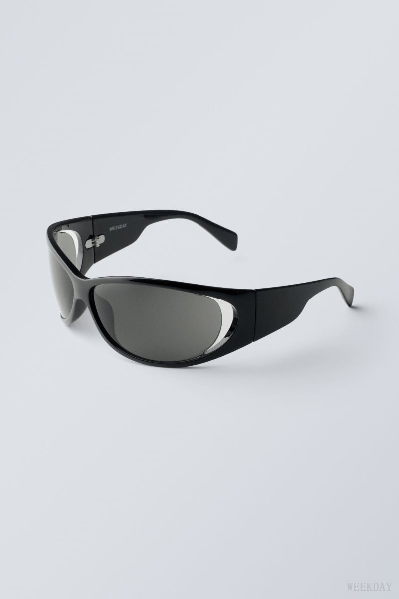 Weekday Strike Sunglasses Black | DWNM9973