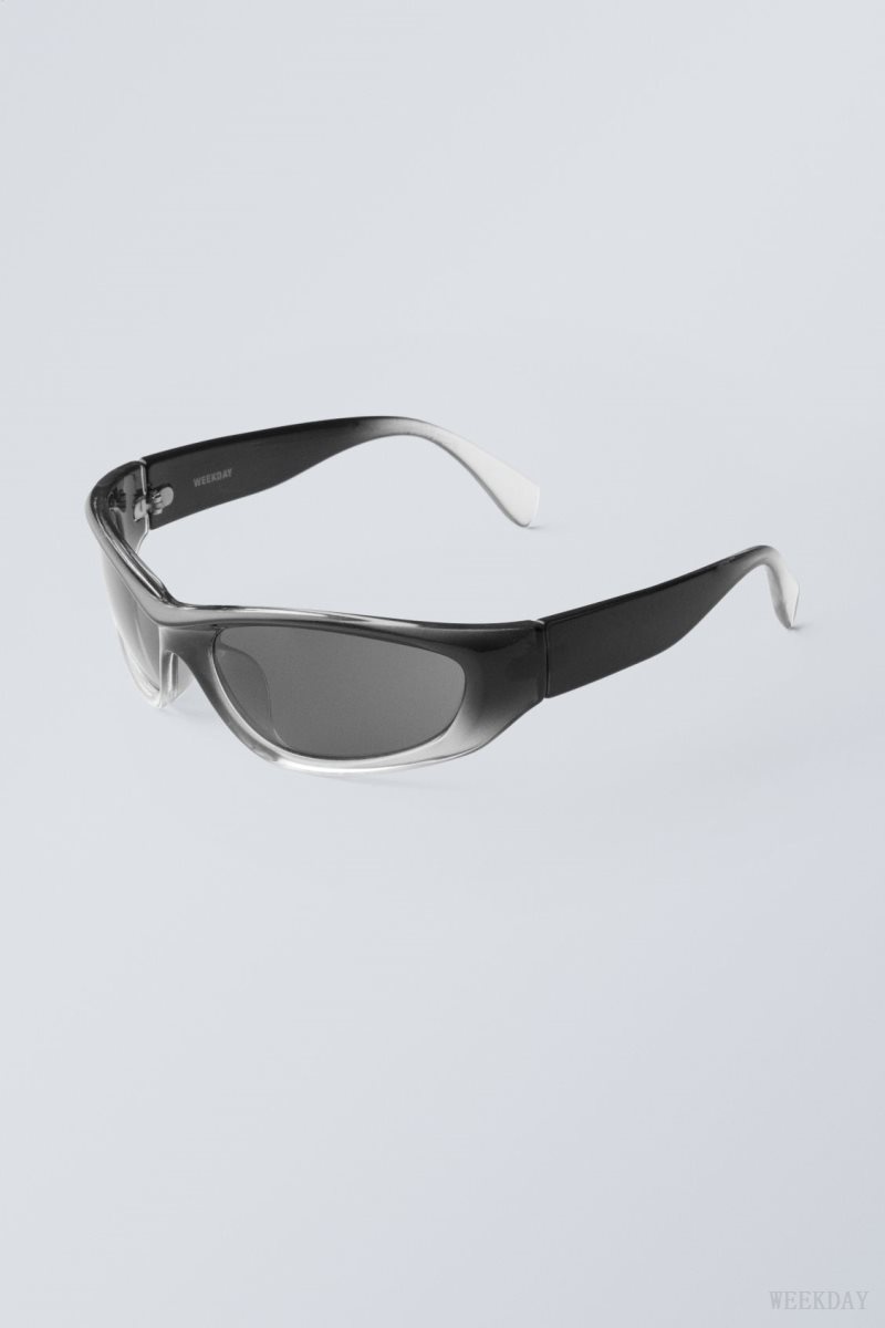 Weekday Trek Sunglasses Black | UQDH1054