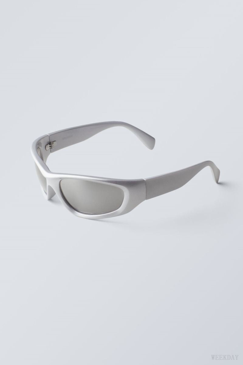 Weekday Trek Sunglasses Silver | XOFX0211