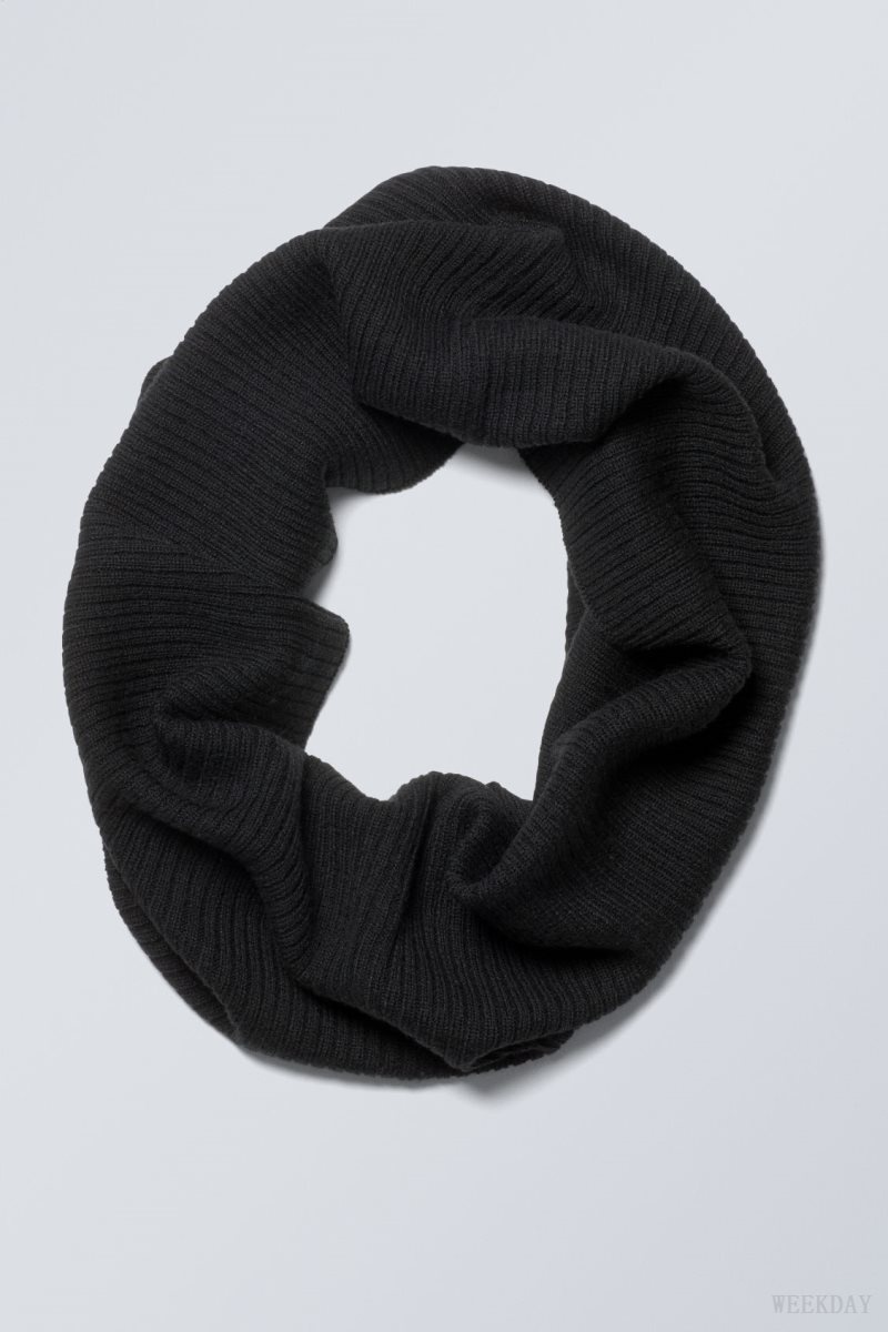 Weekday Tube Scarf Black | SQUP3633