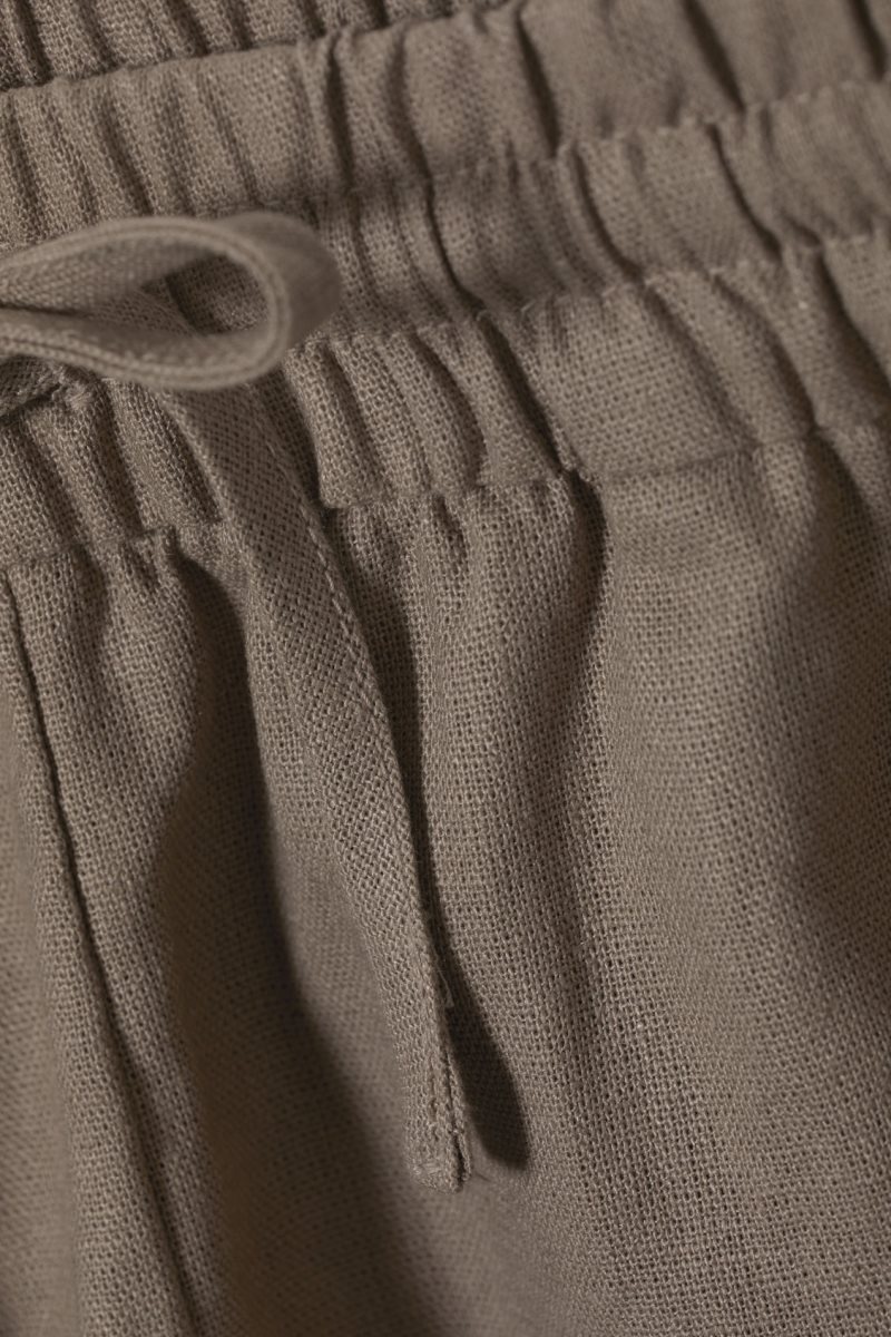 Weekday Tyler Linen Blend Shorts Dusty Mole | WMFV8301